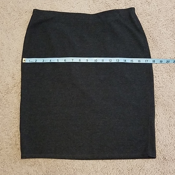 Heather-grey hip hugging skirt - Picture 4 of 6